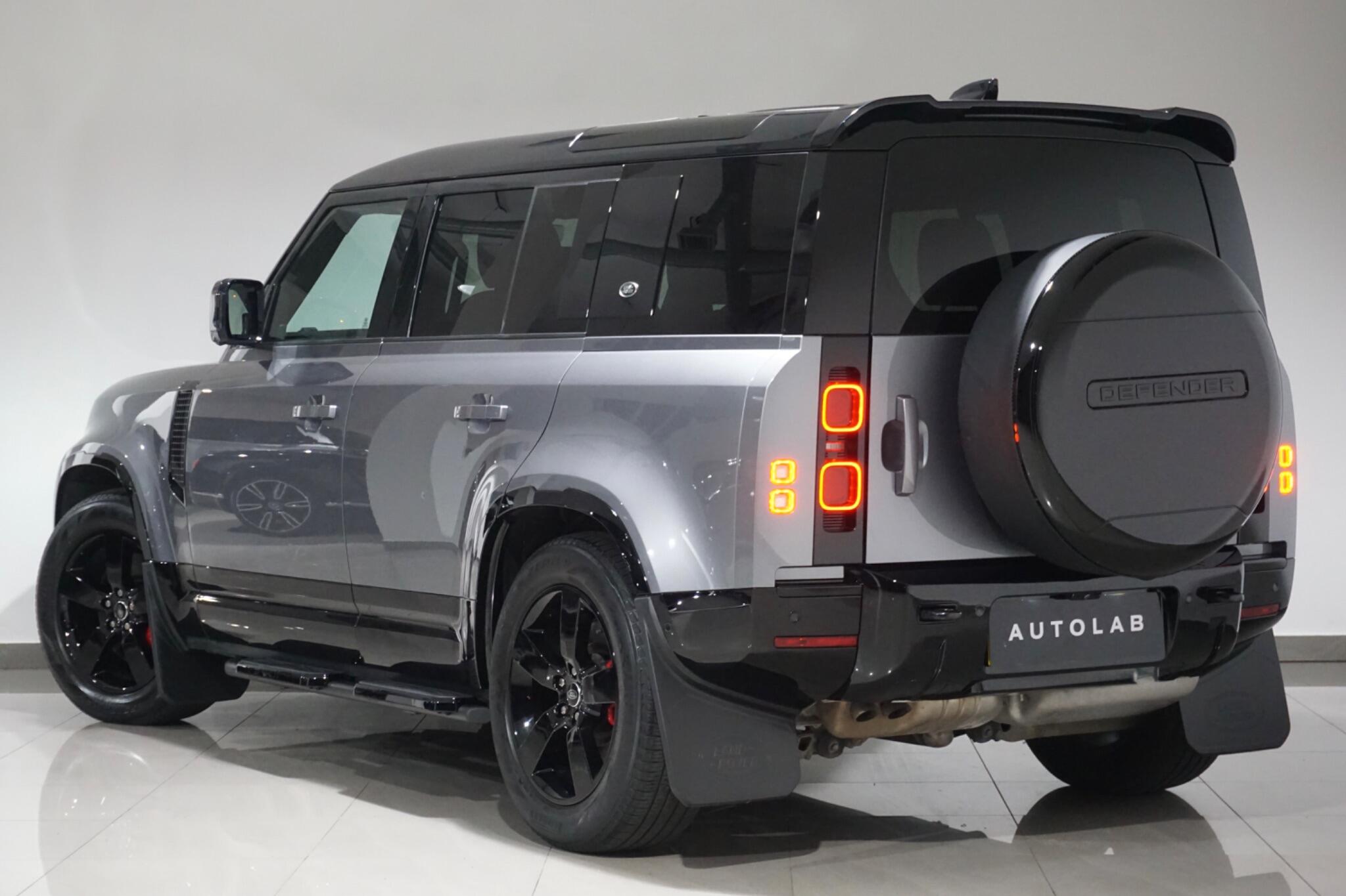 Land Rover Defender 110 3.0 D300 MHEV X-Dynamic SE SUV 5dr Diesel Auto 4WD Euro 6 (s/s) (300 ps)